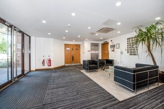 Oxford Rd, Thame to rent Interior Photo- Image 1 of 2