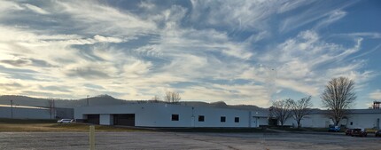 82000 SF Warehouse Distribution Manufacturing, Winona, MN for rent Building Photo- Image 1 of 10