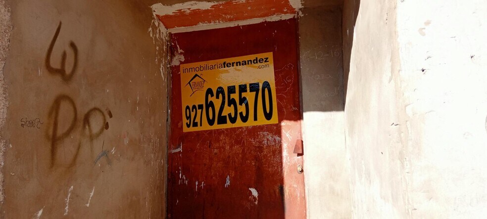 Retail in Cáceres, Cáceres for sale - Building Photo - Image 2 of 3