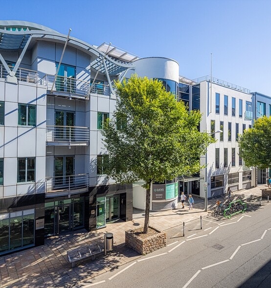 15-18 Esplanade, Jersey to rent - Primary Photo - Image 1 of 3