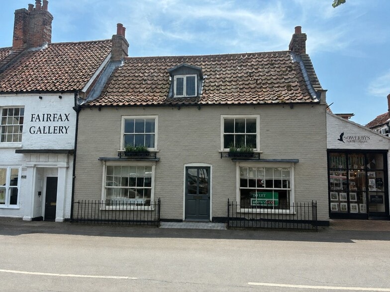 55 Market Pl, Kings Lynn to rent - Primary Photo - Image 1 of 1