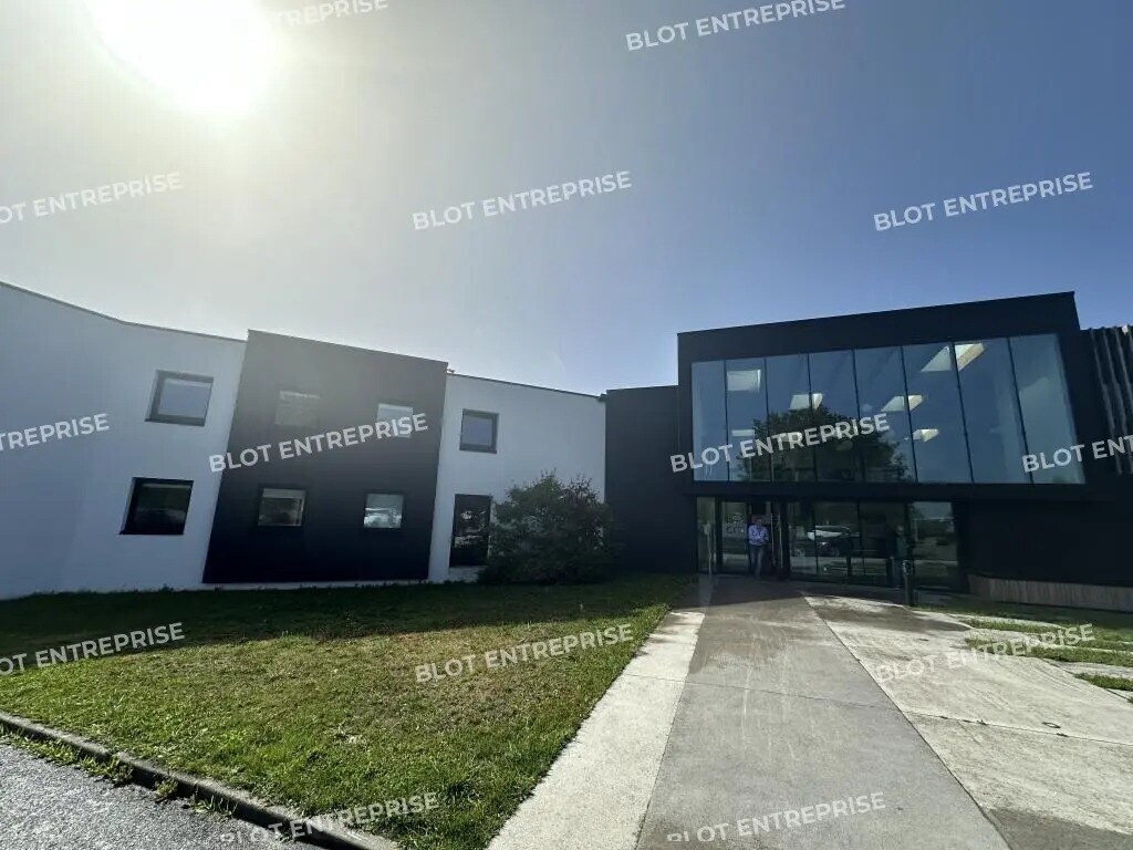 Location Bureaux 390 m² - Photo 1