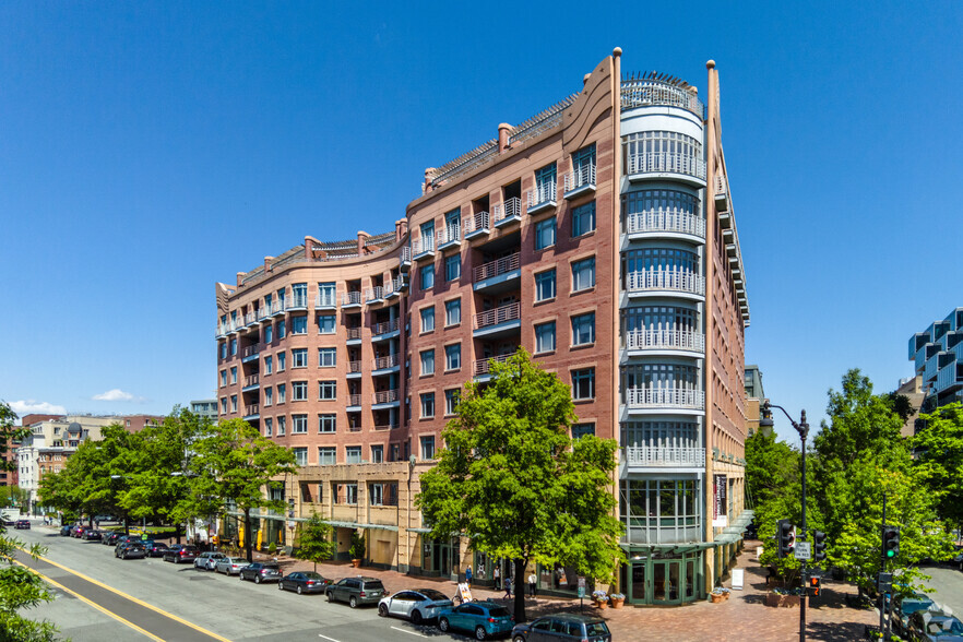 2401 Pennsylvania Ave NW, Washington, DC for rent - Building Photo - Image 2 of 11