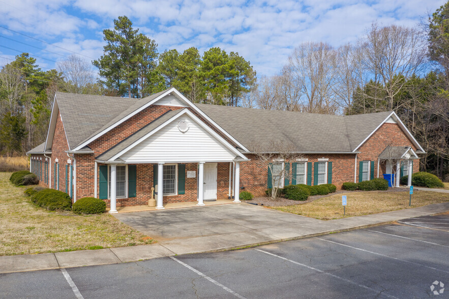 2400 W Main St, Rock Hill, SC for sale - Building Photo - Image 1 of 1