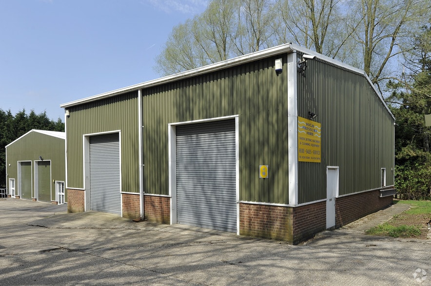 Tylney Park, Rotherwick to rent - Primary Photo - Image 3 of 5