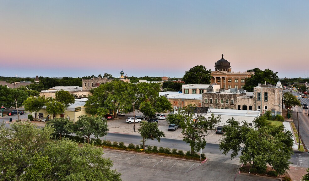 501 S Austin Ave, Georgetown, TX for rent - Building Photo - Image 3 of 5