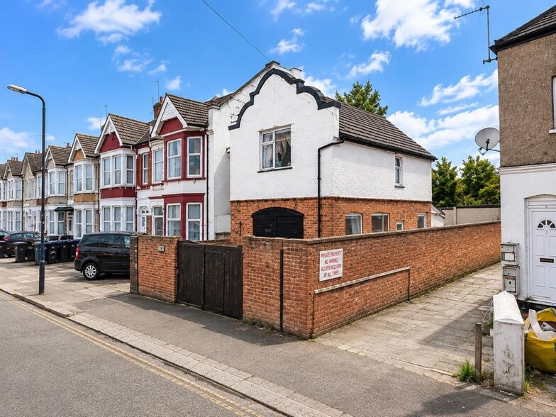 100B London Rd, Wembley for sale - Primary Photo - Image 1 of 4