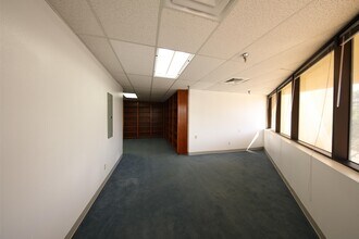9800 N Lamar Blvd, Austin, TX to rent Interior Photo- Image 1 of 9