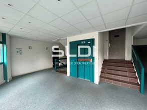 Rue Benoit Bennier, Charbonnières-les-Bains to rent Interior Photo- Image 2 of 12