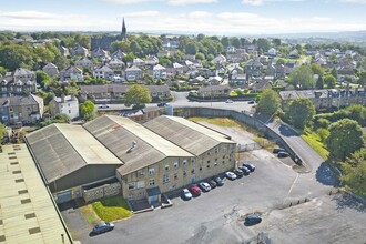 Huddersfield Rd, Bradford for rent Building Photo- Image 1 of 11