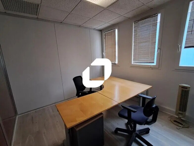 Office in Montrouge to rent - Interior Photo - Image 3 of 30