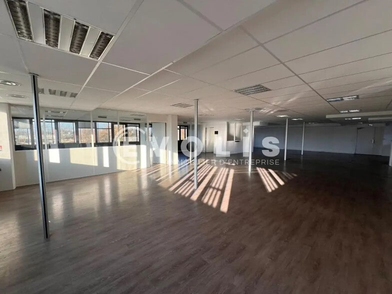 Office in Mérignac to rent - Building Photo - Image 2 of 7