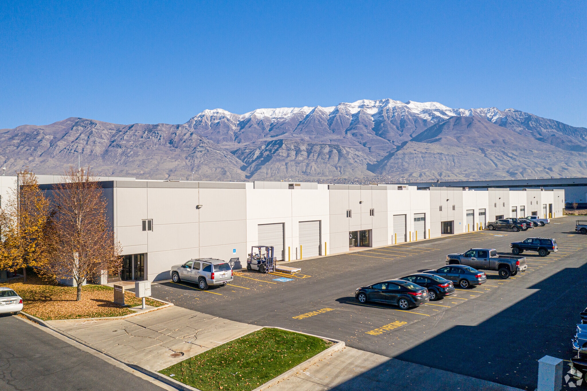 122 N 1800 W, Lindon, UT to rent Primary Photo- Image 1 of 5