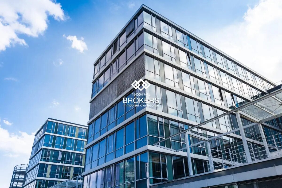 Office in Vélizy-Villacoublay to rent Building Photo- Image 1 of 5