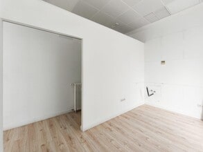 Retail in Madrid, Madrid to rent Interior Photo- Image 2 of 11