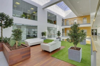Office in Chilly-Mazarin to rent Interior Photo- Image 2 of 3