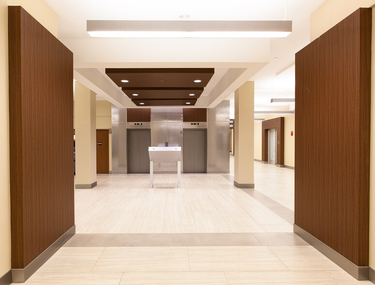 1600 University Ave W, Saint Paul, MN for rent - Lobby - Image 2 of 13