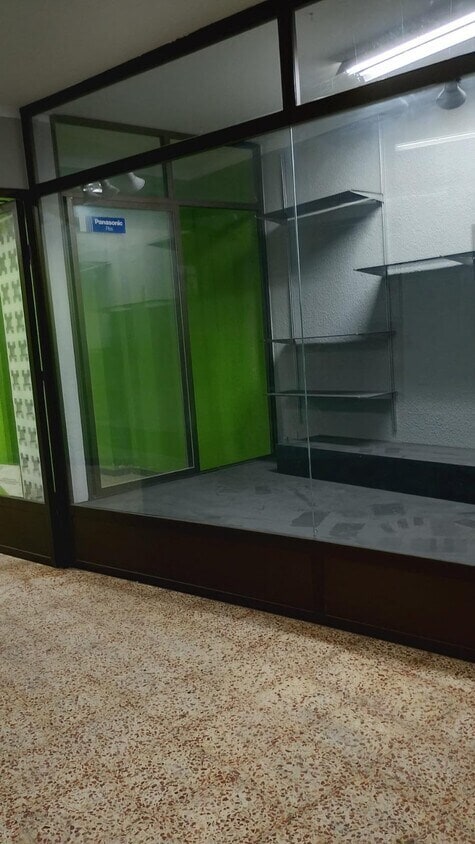 Retail in Castelldefels, Barcelona to rent Interior Photo- Image 1 of 15