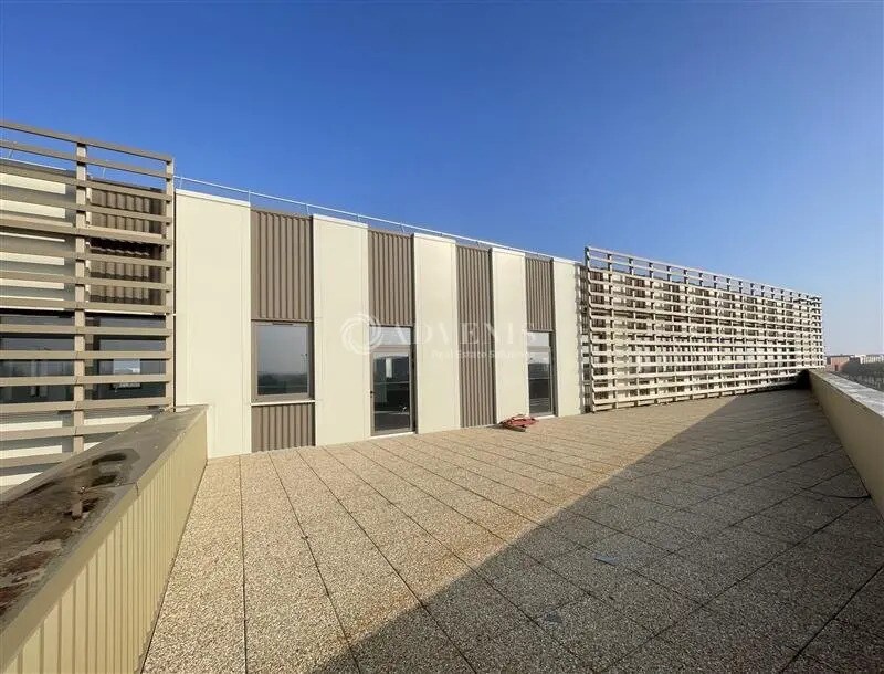 Light Industrial in Tremblay-en-France for sale Building Photo- Image 1 of 11