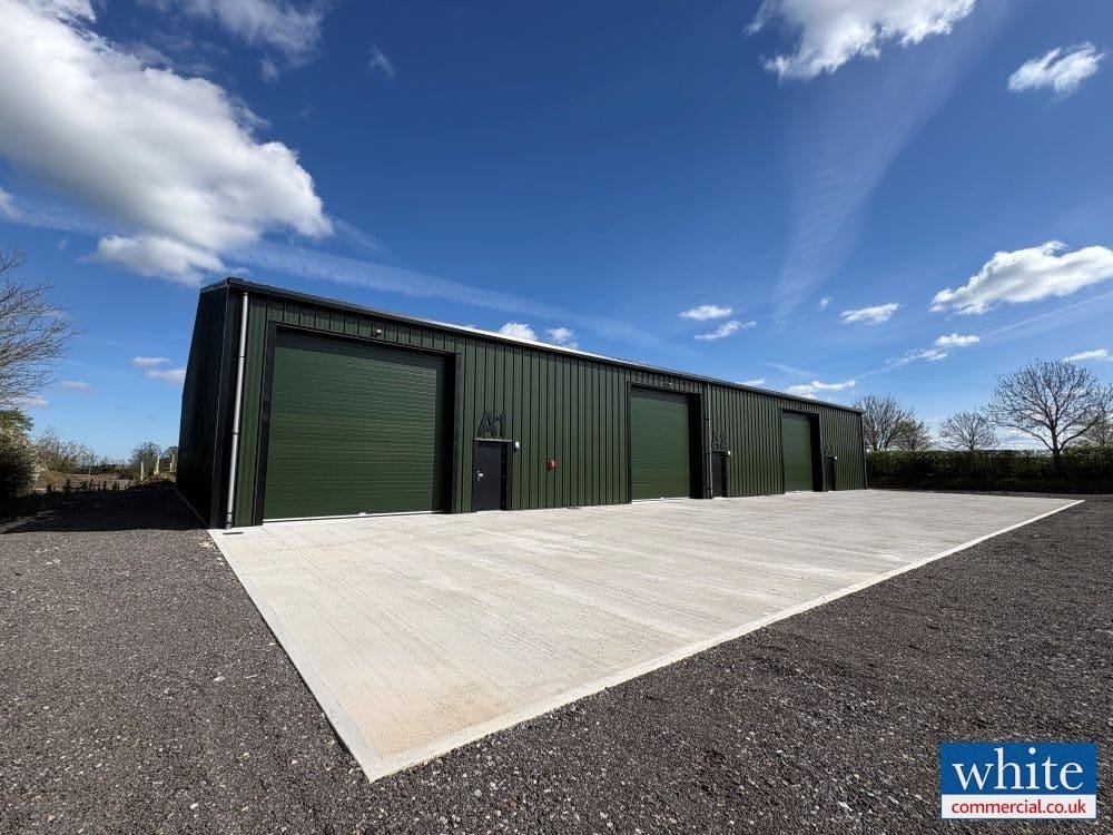 Godington, Bicester to rent Building Photo- Image 1 of 7