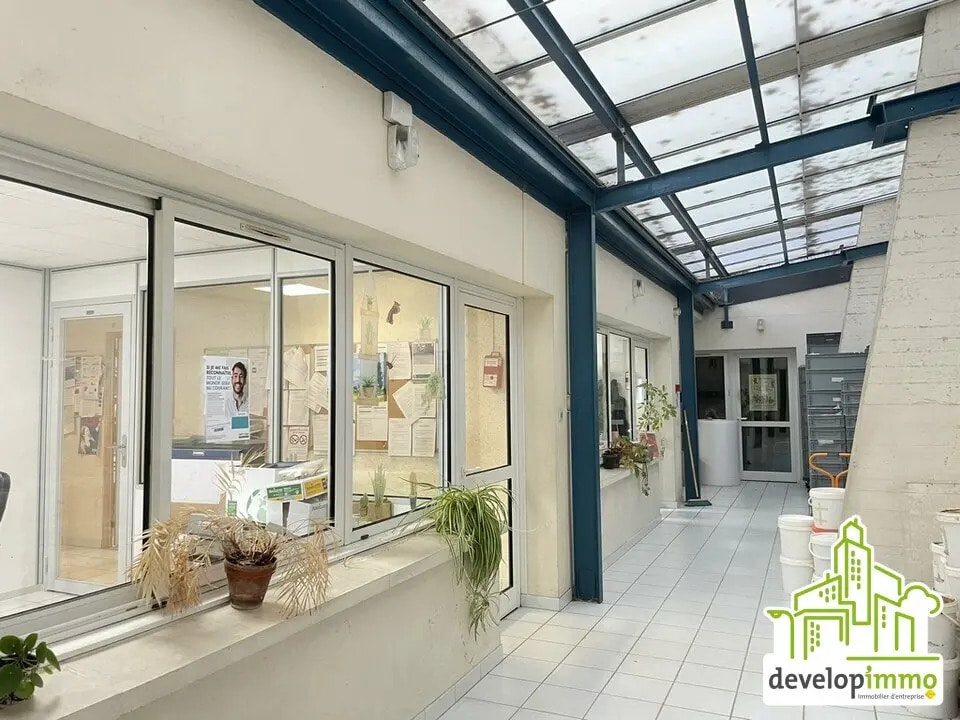 Vente Bureaux 445 m² - Photo 1