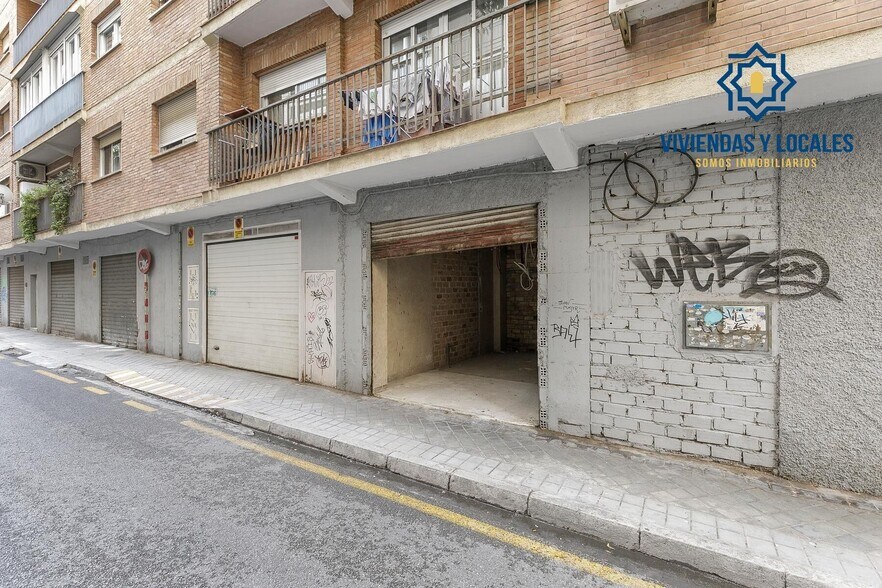 Calle Tierra del Fuego, 1-1, Granada, Granada for sale - Building Photo - Image 2 of 7