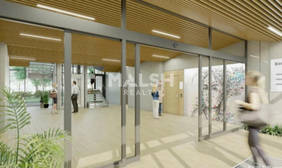 Office in Rillieux-la-Pape to rent - Lobby - Image 2 of 10