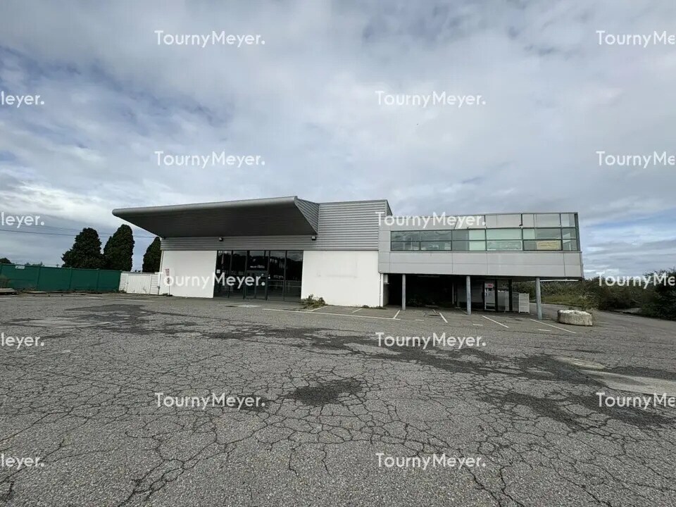 2 Avenue De La Gare, Portet-sur-Garonne to rent Building Photo- Image 1 of 8