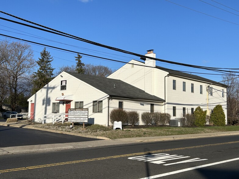 812 Poole Ave, Hazlet, NJ for sale - Building Photo - Image 3 of 6