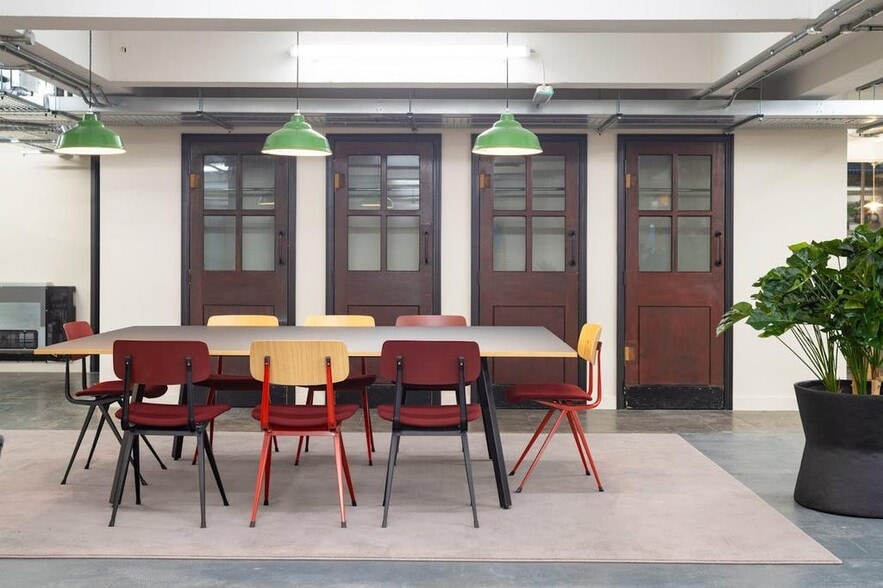 56 Shoreditch High St, London to rent - Building Photo - Image 3 of 59