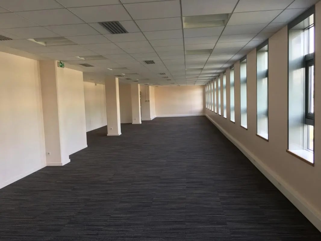 8 Rue Eugène Et Armand Peugeot, Rueil-Malmaison to rent Building Photo- Image 1 of 1