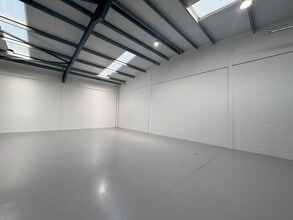 Golds Hill Way, Tipton to rent Interior Photo- Image 2 of 3