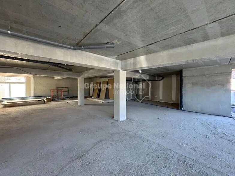 Retail in Lunel for sale - Building Photo - Image 2 of 5