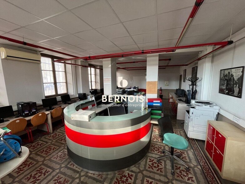 Retail in Toulon for sale - Interior Photo - Image 3 of 9