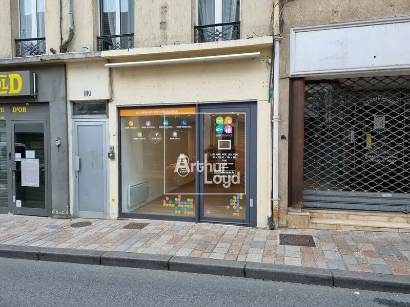 Retail in Melun for sale Building Photo- Image 1 of 5