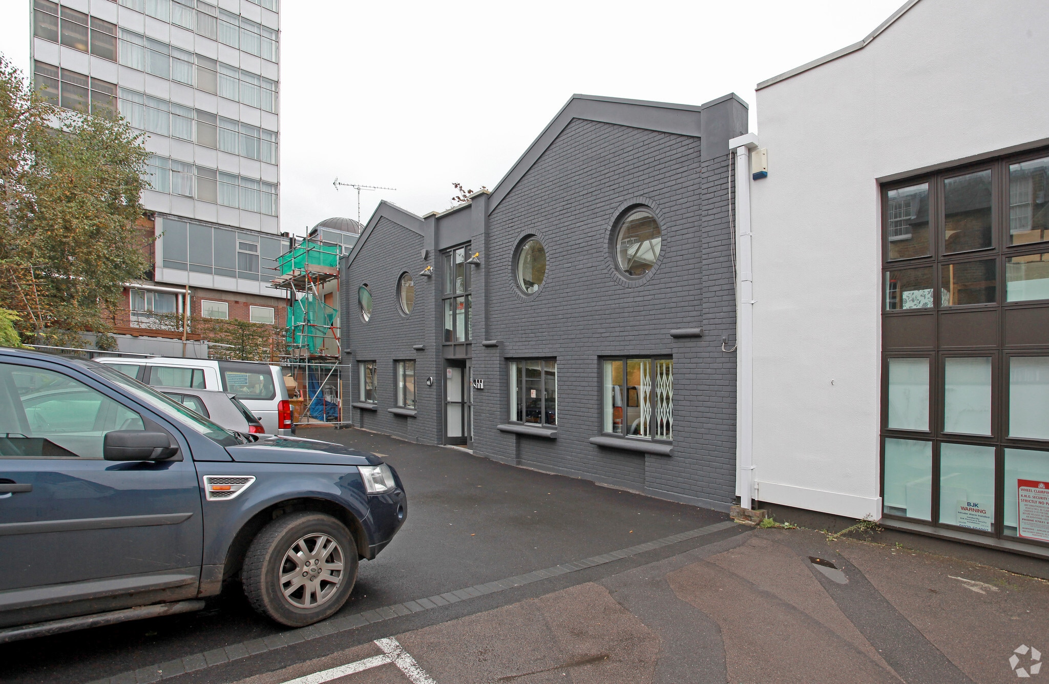 1 Vencourt Pl, London for sale Primary Photo- Image 1 of 3