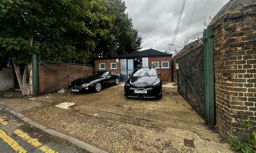 48 St. Andrews Rd, Carshalton for rent Building Photo- Image 1 of 4