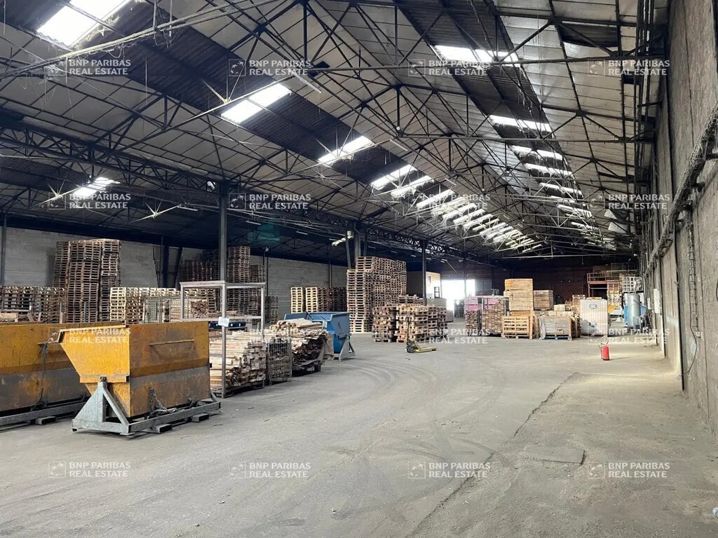 Location Local d'activités 3 080 m² - Photo 1