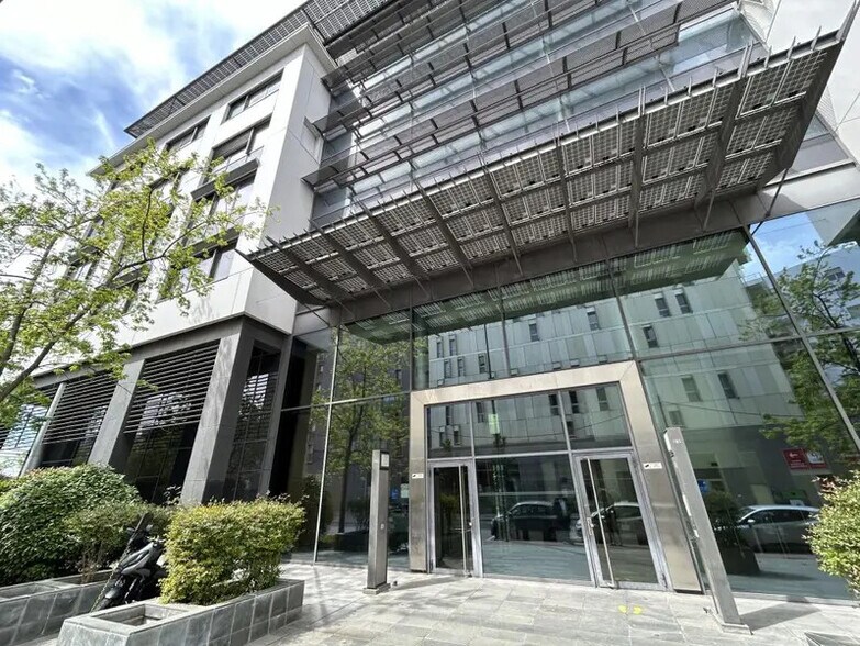Office in Gennevilliers to rent - Building Photo - Image 3 of 22