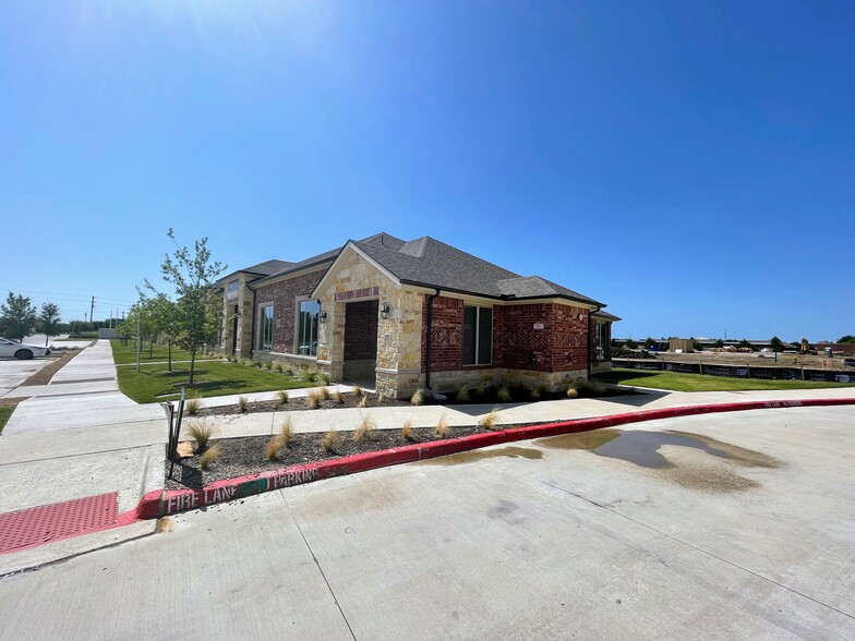 400 Stonebrook Pky, Frisco, TX for rent - Building Photo - Image 2 of 44