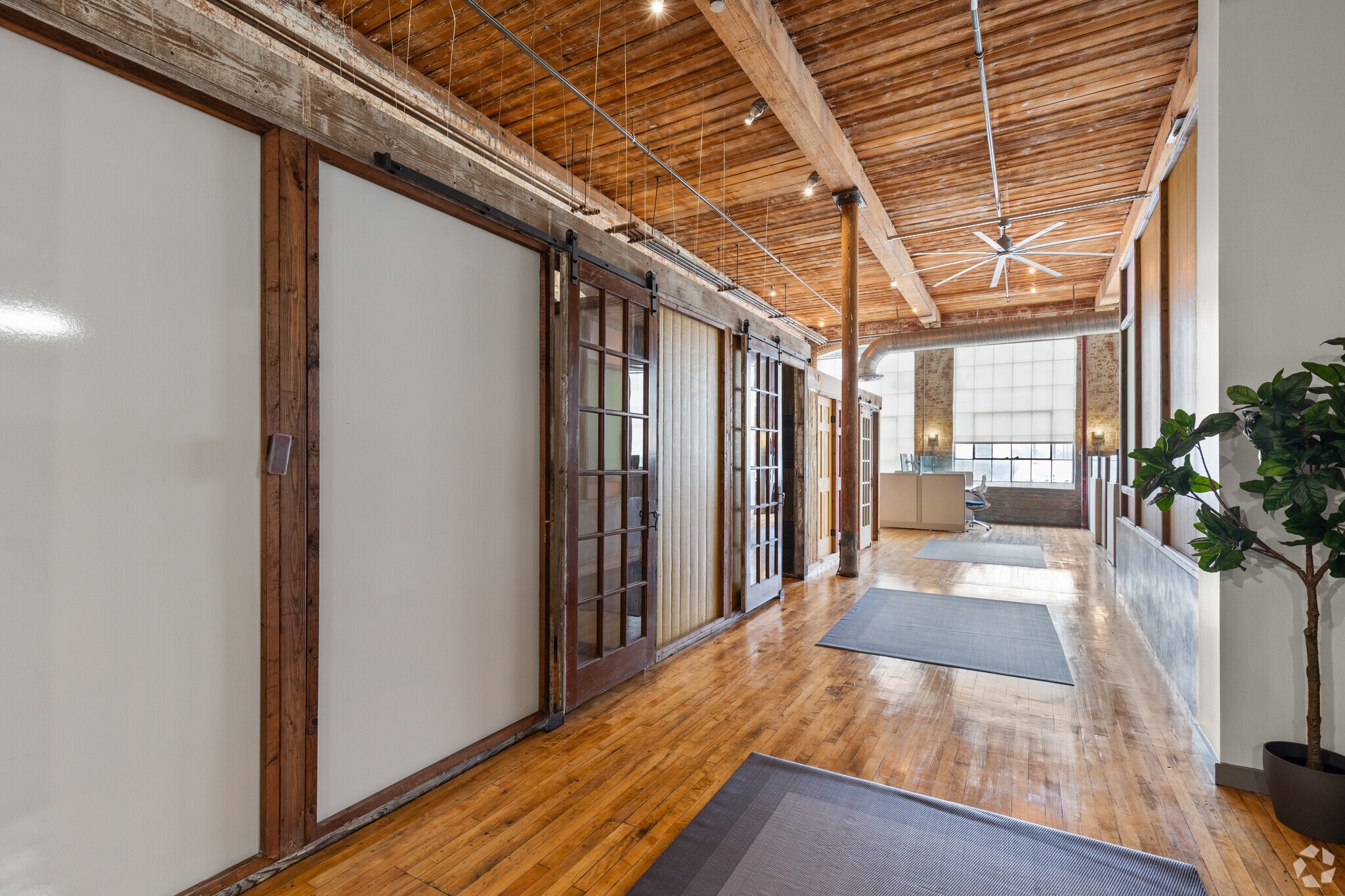 610 Elm St, McKinney, TX to rent Interior Photo- Image 1 of 2