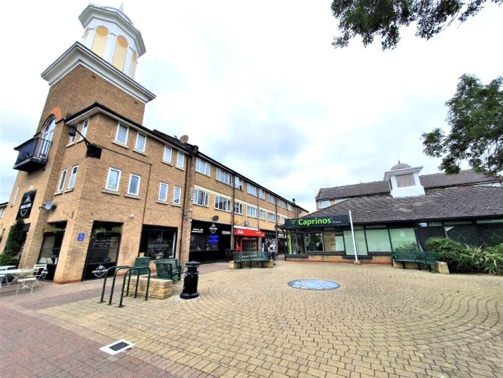 Alvescot Rd, Carterton for sale Primary Photo- Image 1 of 1