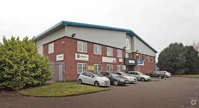 Broadgate, Oldham for rent Primary Photo- Image 1 of 5