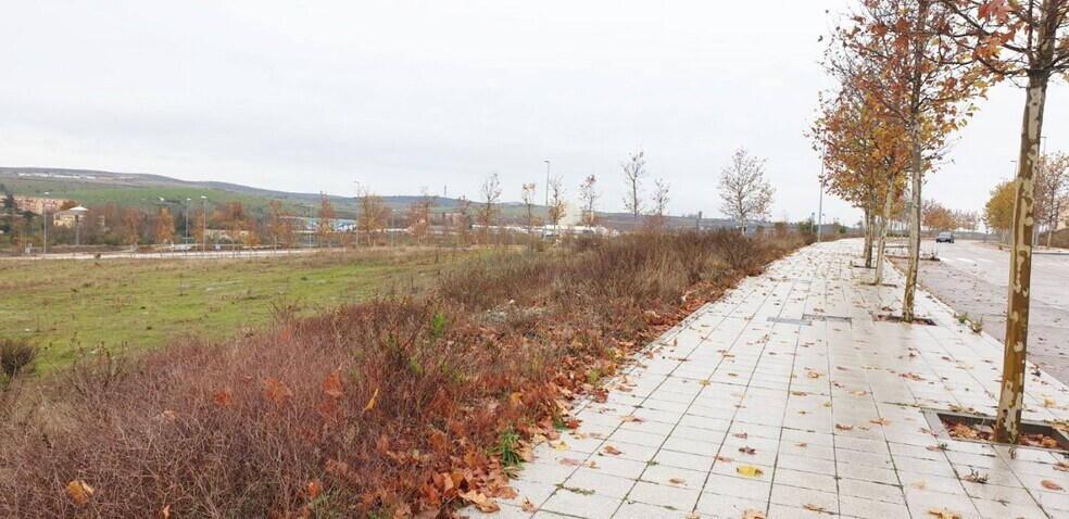 Land in Salamanca, Salamanca to rent - Building Photo - Image 3 of 11