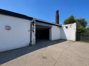 11-17 Sutton Rd, St Helens to rent Building Photo- Image 1 of 1