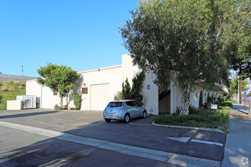 11566-11590 Trask Ave, Garden Grove, CA for rent - Building Photo - Image 3 of 13