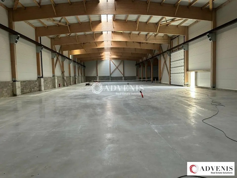 Vente Local d'activités 2 465 m² - Photo 1