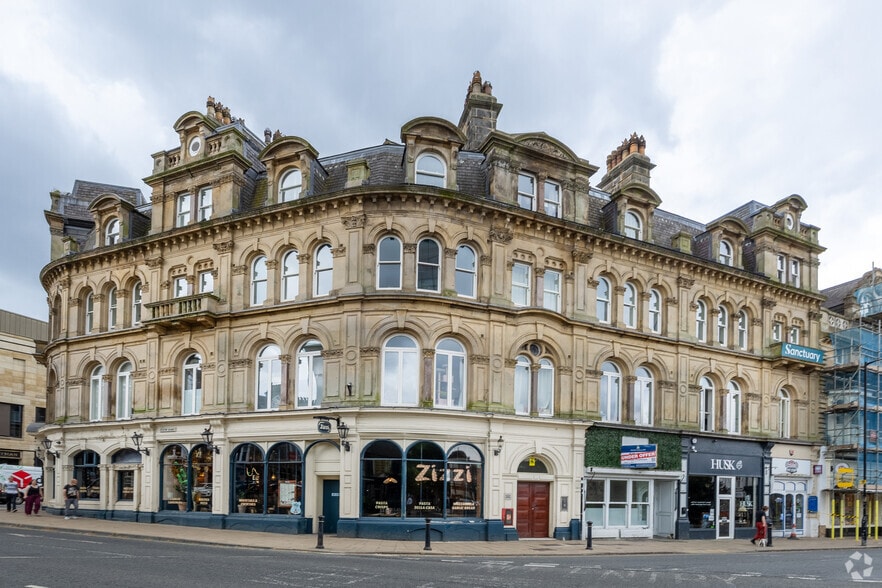 1-7 Station Sq, Harrogate to rent - Building Photo - Image 2 of 3