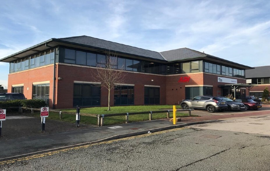 Roach Bank Rd, Bury, BL9 8RN UK