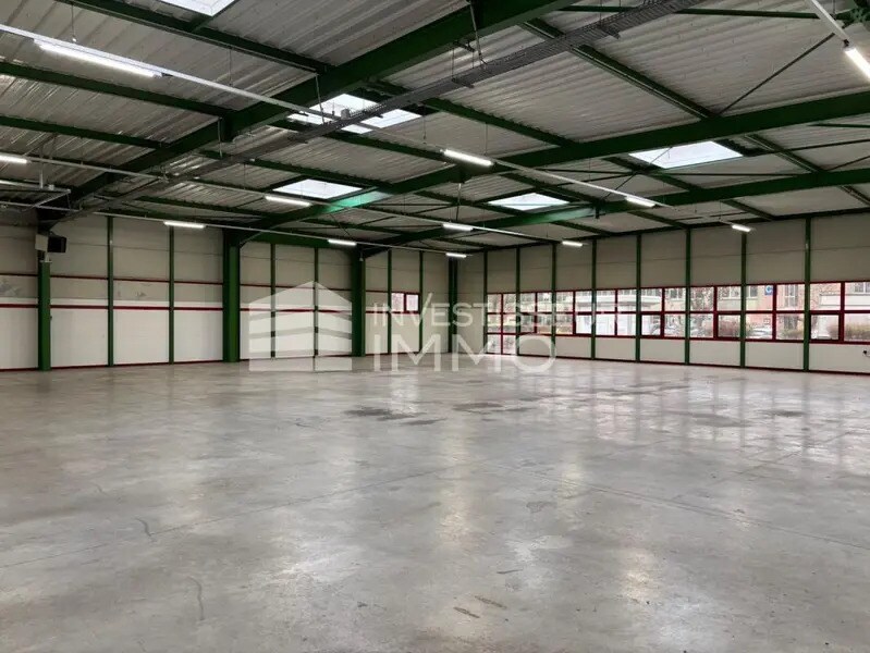 Light Industrial in Saint-Thibault-des-Vignes to rent Interior Photo- Image 1 of 5